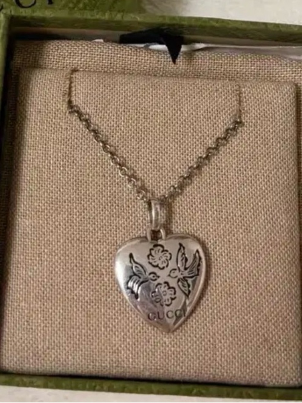 GUCCI VINTAGE HEART NECKLACE